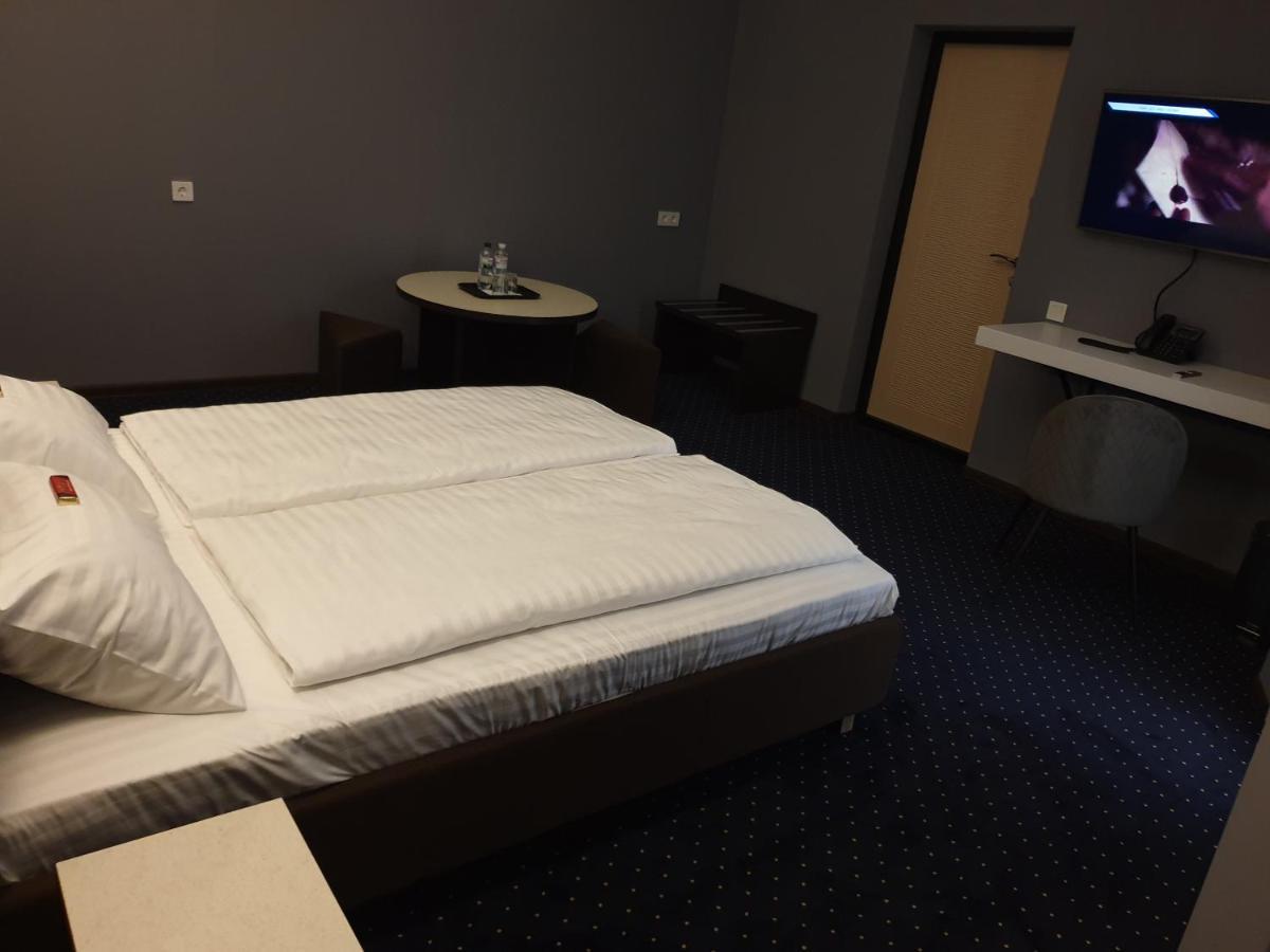 Lex Trend Hotel Irpień Zewnętrze zdjęcie